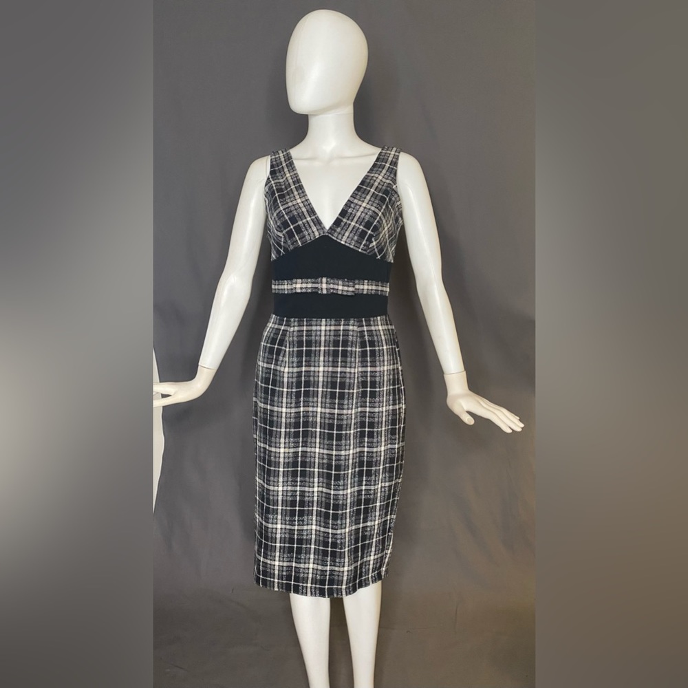Plaid cocktail dress with metallic threading (34/28/37)
